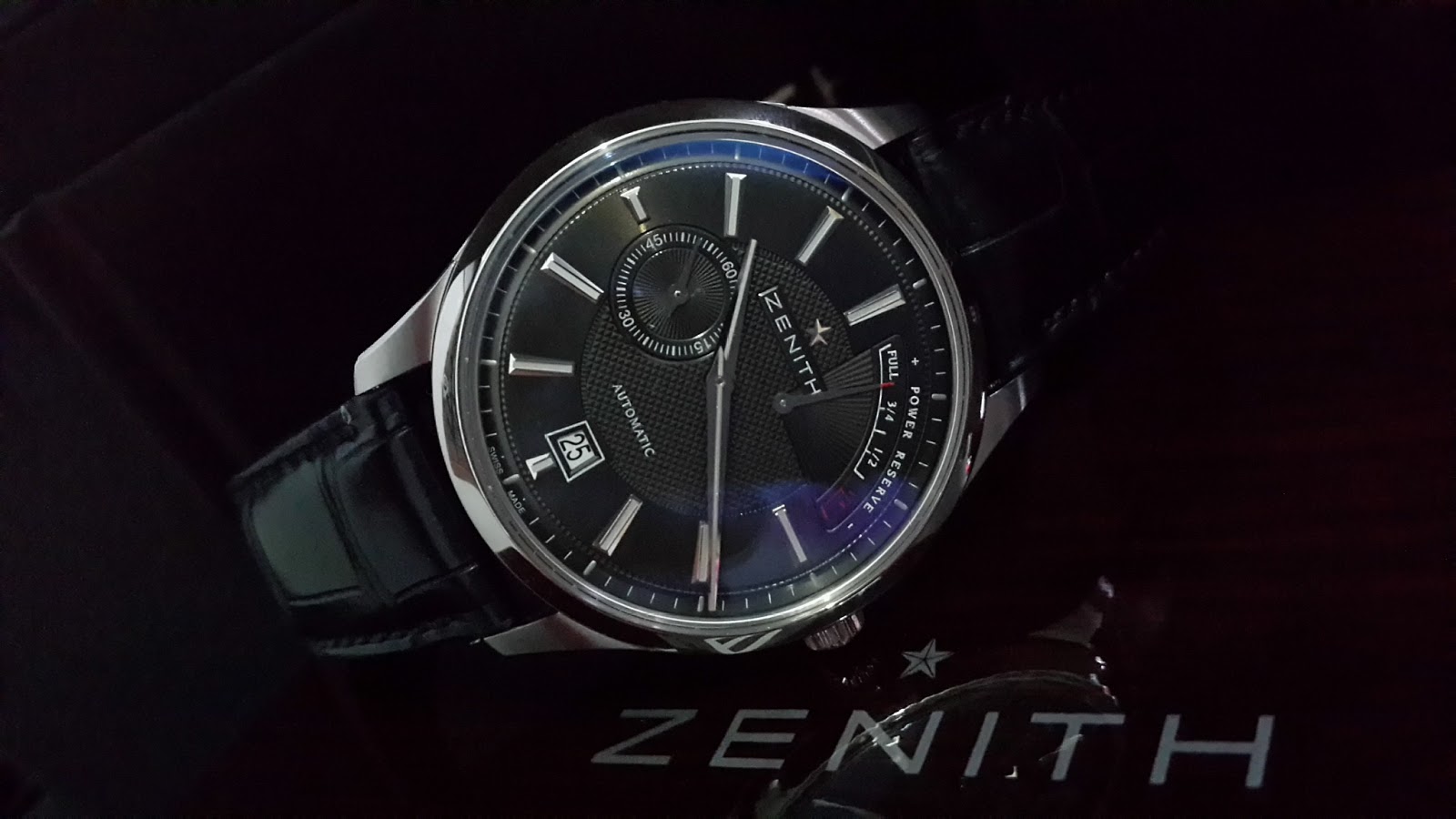 đồng hồ Zenith Captain Power Reserve